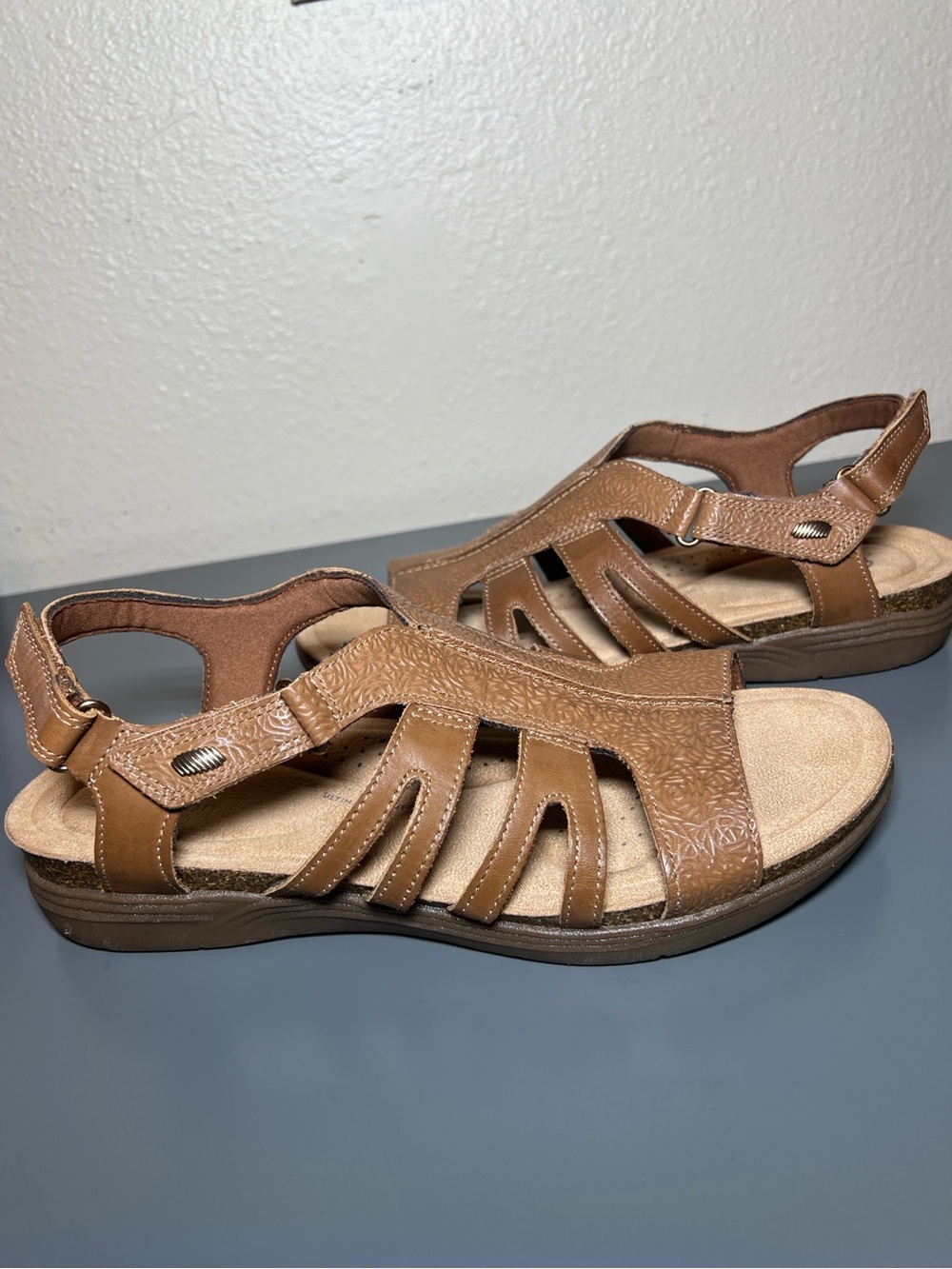 Clarks April Belle Tan Leather Sandals Women Size 11M Strappy Slingback New